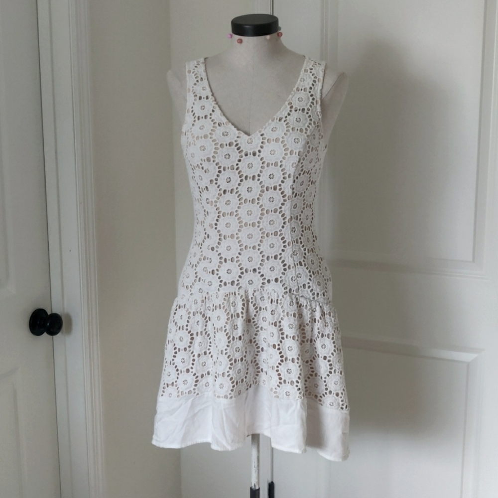 ABS dress color cream  flirty Sexy embroider Cottage Corcrochet Sleeveless dress